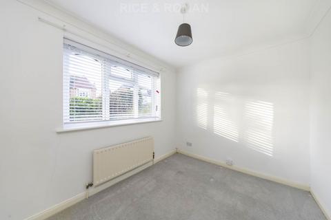 12 The Willows, Claygate, Esher, KT10 0PR