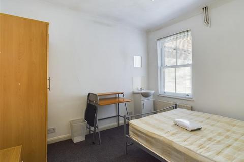 5 bedroom terraced house to rent, Hollingdean Road, Brighton