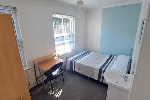 5 bedroom terraced house to rent, Hollingdean Road, Brighton