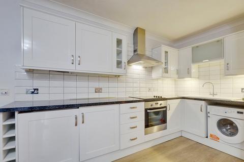 2 bedroom flat for sale, London Road, Leigh-on-sea, SS9