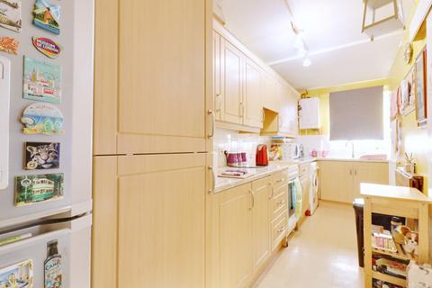 1 bedroom flat for sale, Peartree Close, South Ockendon RM15