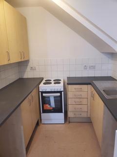 Studio to rent, W2 4NR