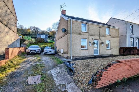 2 bedroom detached house for sale, Heol Waunyclun, Trimsaran, Kidwelly, Carmarthenshire.