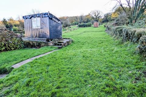 2 bedroom detached house for sale, Heol Waunyclun, Trimsaran, Kidwelly, Carmarthenshire.