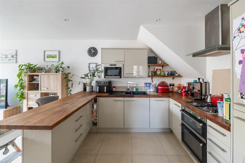 2 bedroom terraced house for sale, High Street, Nutfield, Redhill