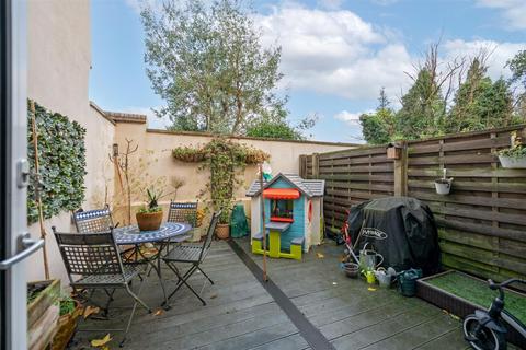 2 bedroom terraced house for sale, High Street, Nutfield, Redhill