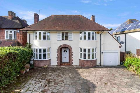 4 bedroom detached house to rent, Manor Road South, Esher, KT10