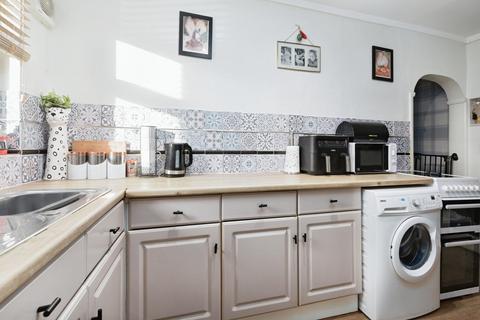 2 bedroom cottage for sale, Main Street, Scarborough YO12