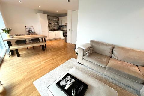 2 bedroom apartment to rent, The Quays, Manchester M50