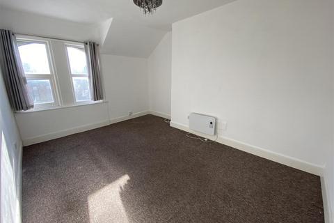 2 bedroom flat to rent, Warrior Gardens, St. Leonards-On-Sea