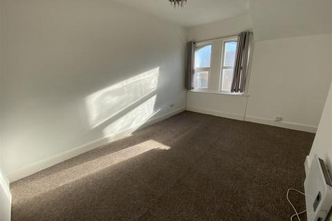 2 bedroom flat to rent, Warrior Gardens, St. Leonards-On-Sea