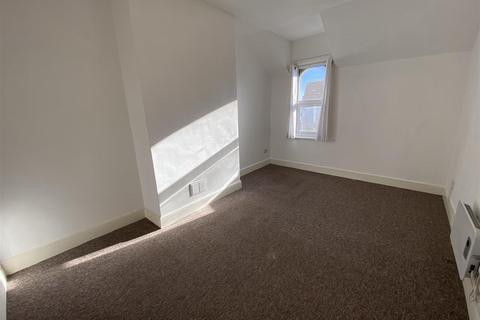 2 bedroom flat to rent, Warrior Gardens, St. Leonards-On-Sea