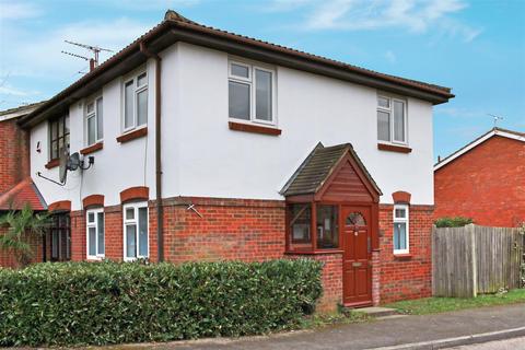 3 bedroom end of terrace house to rent, Siskin Close, Borehamwood WD6