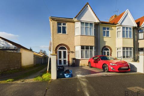 3 bedroom end of terrace house to rent, Holdenhurst Road, Bristol BS15