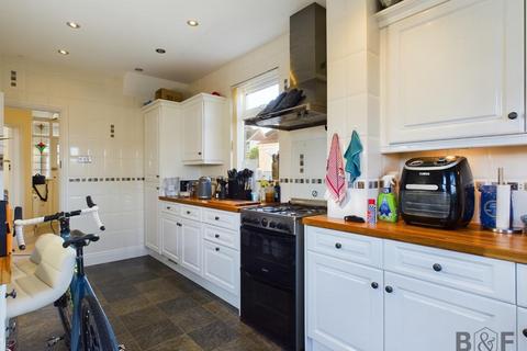 3 bedroom end of terrace house to rent, Holdenhurst Road, Bristol BS15