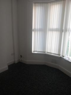 2 bedroom end of terrace house to rent, Montrose Avenue, Wallasey CH44