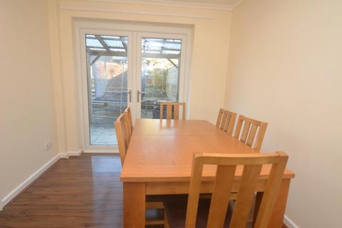 4 bedroom semi-detached house to rent, Buildwas Road, Telford, TF1