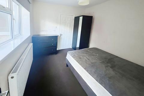 72 County Road, Swindon, SN1 2EW