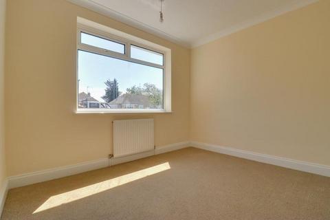 2 bedroom semi-detached bungalow to rent, Woburn Avenue, Frinton-On-Sea CO13