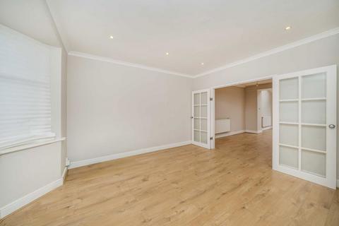 4 bedroom house to rent, Elmbank Way, London W7