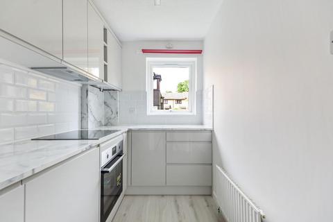 2 bedroom flat for sale, Wilkinson Way, Chiswick