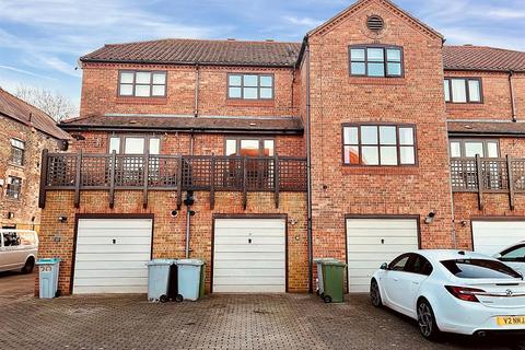 3 bedroom townhouse for sale, Coopers Yard, Newark