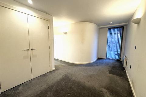 2 bedroom flat to rent, West Point, Wellington Street