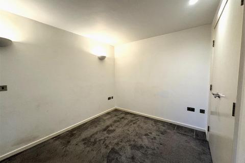 2 bedroom flat to rent, West Point, Wellington Street