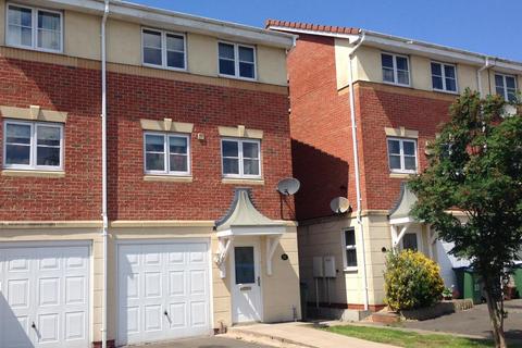 3 bedroom semi-detached house to rent, Macdonald Close, Oldbury B69