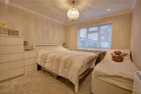 1 bedroom apartment for sale, Allingham Court, Summers Road, Godalming, Surrey, GU7