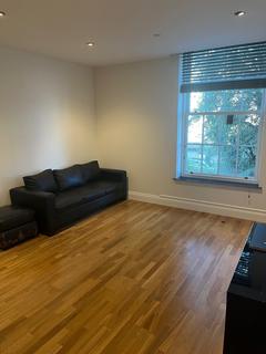 2 bedroom apartment to rent, Royal Drive, London N11