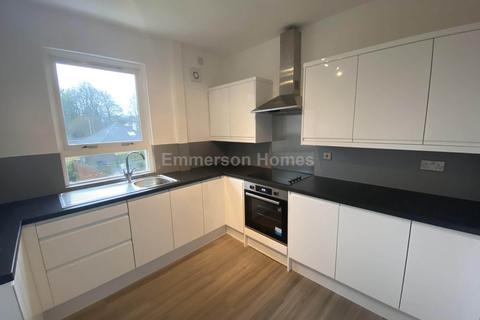 3 bedroom flat to rent, Old Road, Johnstone PA5