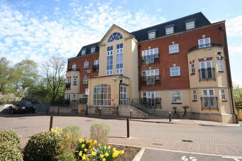 2 bedroom flat to rent, Post Office Lane, Beaconsfield, HP9