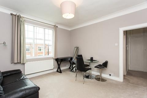 Studio to rent, Belsize Grove, London, NW3