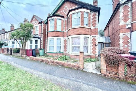 3 bedroom terraced house to rent, Palmer Park Avenue, Reading, Berkshire, RG6