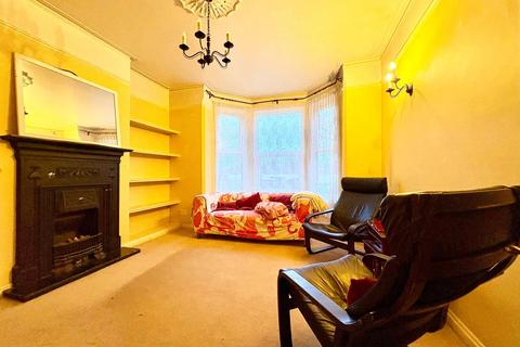 3 bedroom terraced house to rent, Palmer Park Avenue, Reading, Berkshire, RG6