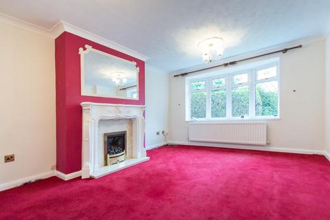 4 bedroom detached house to rent, Chelmarsh Close, Redditch