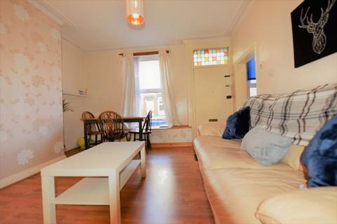 3 bedroom house to rent, Harold View