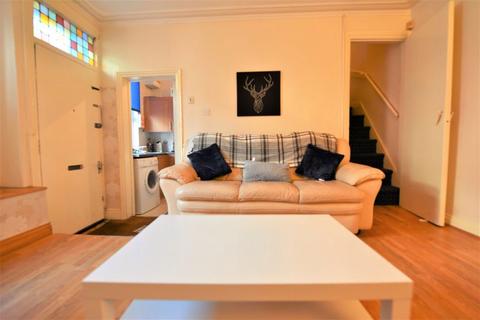 3 bedroom house to rent, Harold View