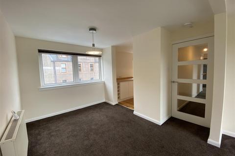 2 bedroom flat to rent, Bridgend Court, Perth