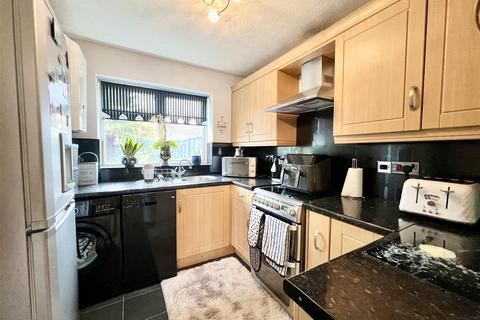 3 bedroom semi-detached house for sale, Bramble Close, Cradley Heath