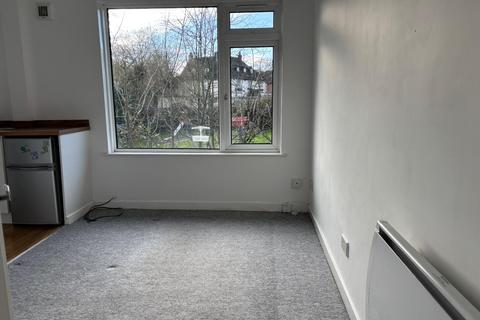 1 bedroom flat to rent, Claylands Road , Winchester SO32