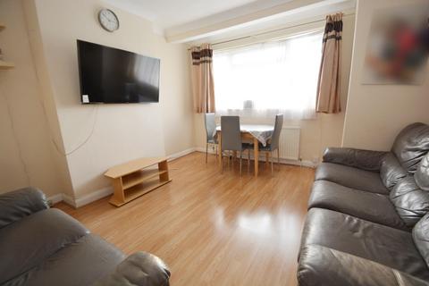 2 bedroom maisonette for sale, Ivy Close, Harrow, HA2 8RX