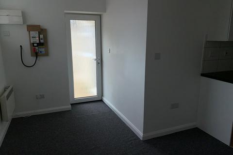 Studio to rent, Dyer Road, SOUTHAMPTON SO15