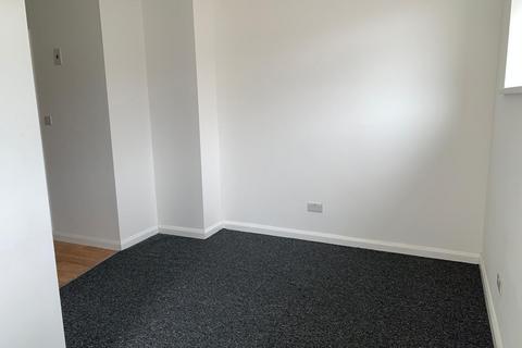 Studio to rent, Dyer Road, SOUTHAMPTON SO15