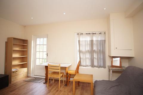 3 bedroom apartment to rent, Acton Street, WC1X9LX