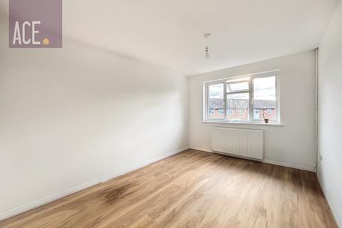 2 bedroom flat to rent, Jersey Road, Hounslow TW3