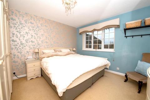12 Stockbridge Close, Chineham, Basingstoke, RG24 8WS