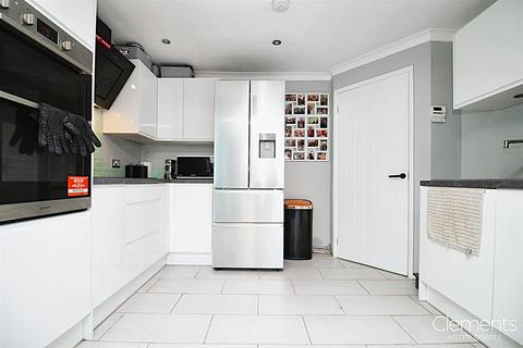 8 Someries Road, Hemel Hempstead, HP1 3PH