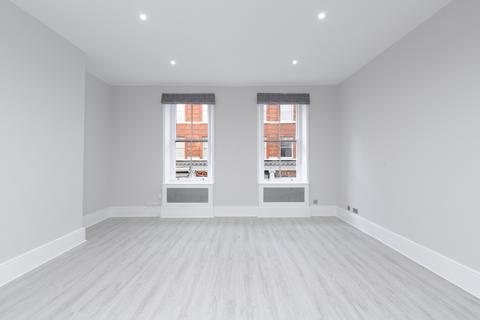 3 bedroom flat to rent, Museum Street